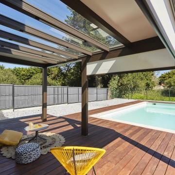 Pergola sur-mesure vitrée