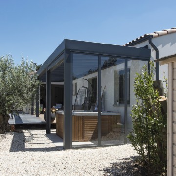 La pergola en aluminium comme abri de jardin