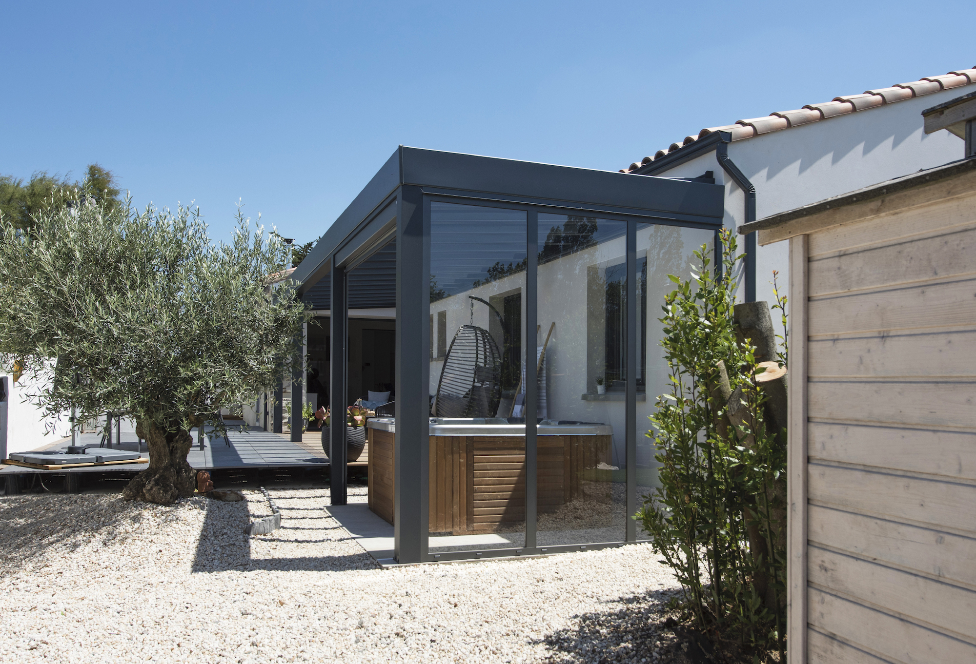La pergola en aluminium comme abri de jardin