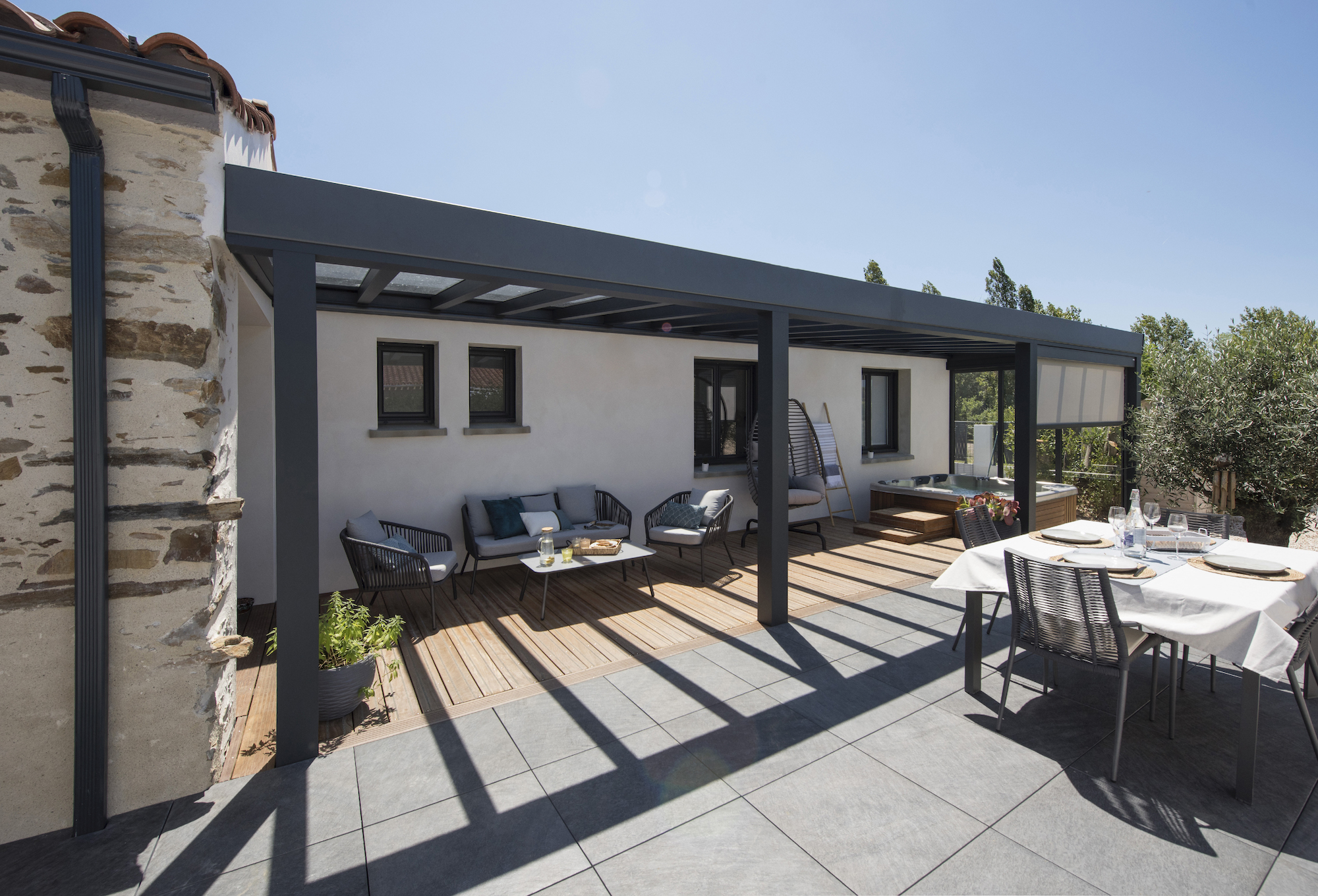 La pergola à toiture en verre