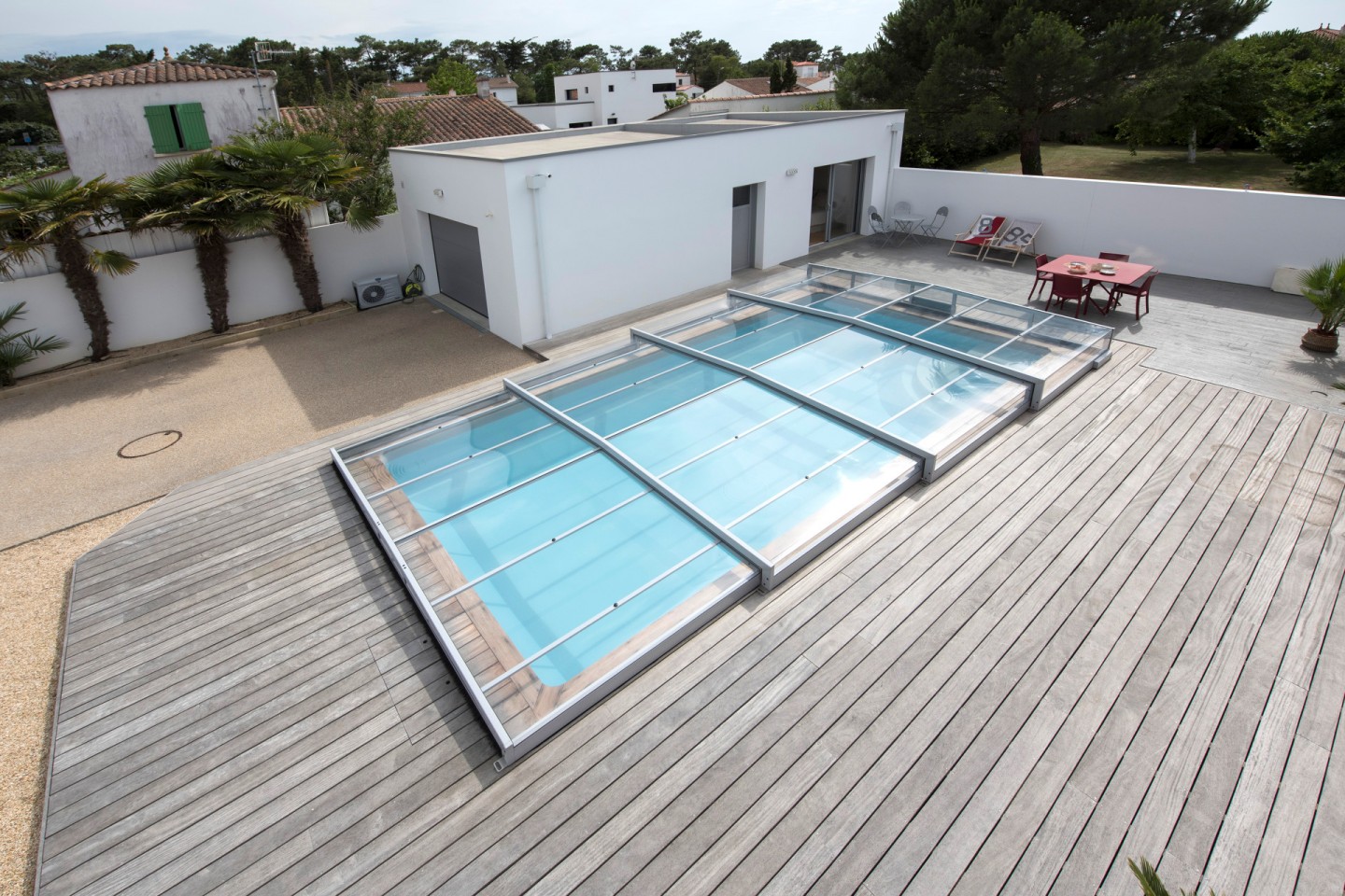 7. Comment aménager l’espace sous votre abri de piscine ?
