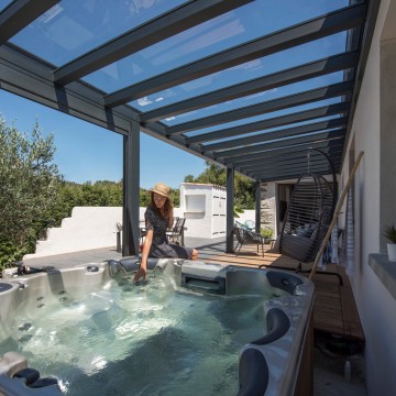 Protéger son spa avec une pergola