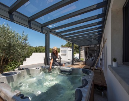 Protéger son spa avec une pergola