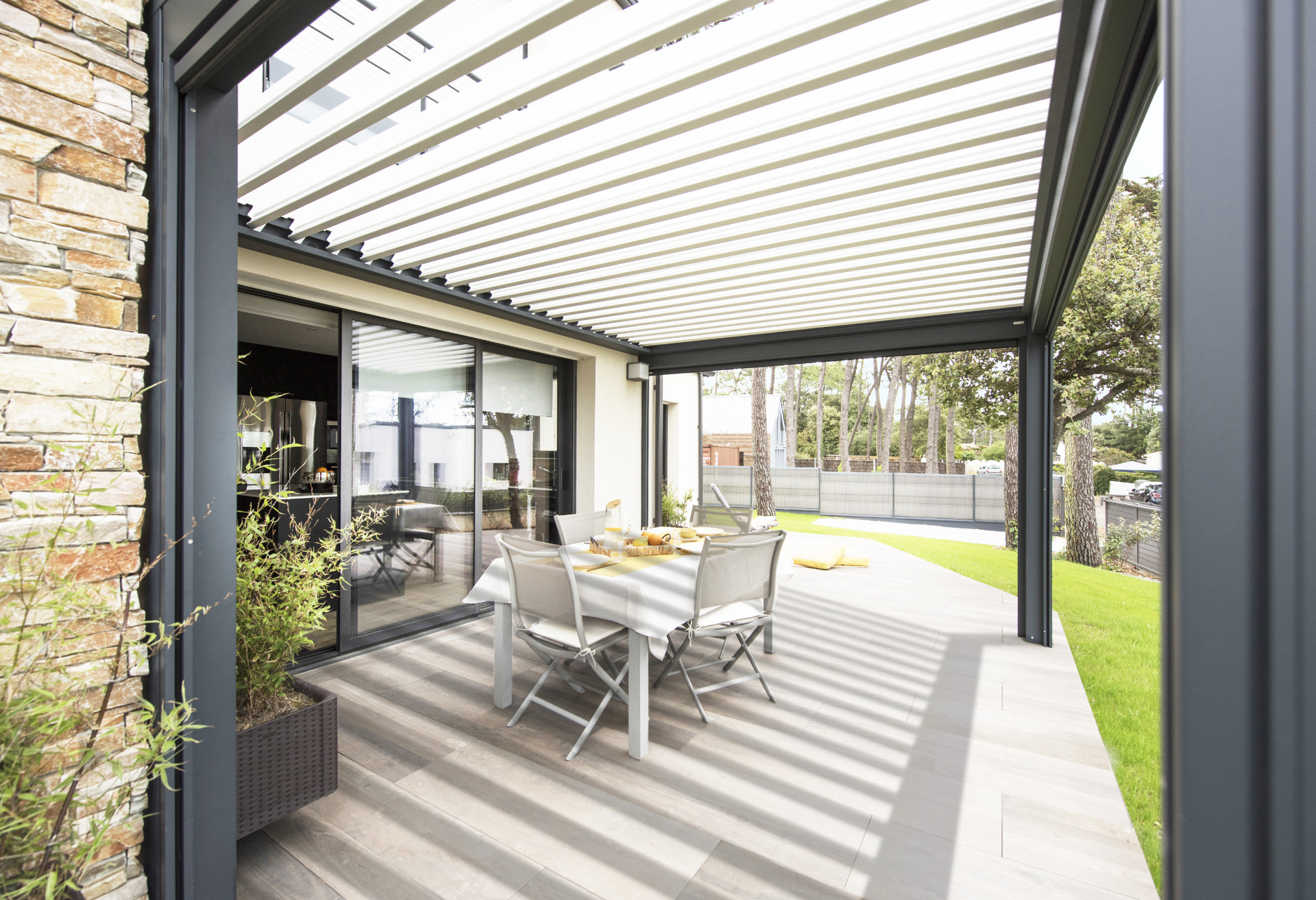 La pergola bioclimatique homologuée par le CSTB