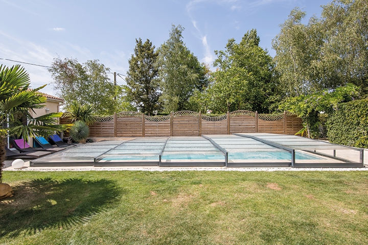 Abri de piscine ou volet roulant, que choisir ?