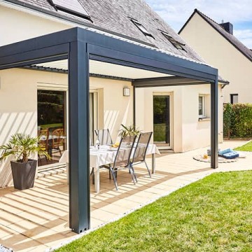 Quels avantages à installer un abri de terrasse ou une pergola en tant que professionnel ?