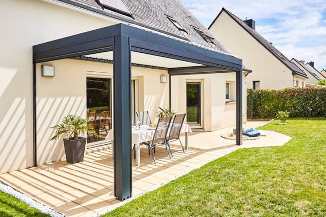 Quelles options pour une pergola bioclimatique ?