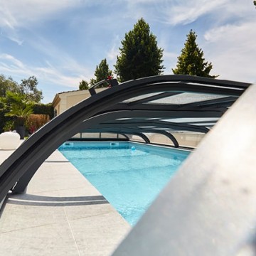 Votre abri de piscine préserve votre tranquillité d’esprit !