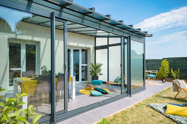 Esprit atelier dans une véranda tout confort