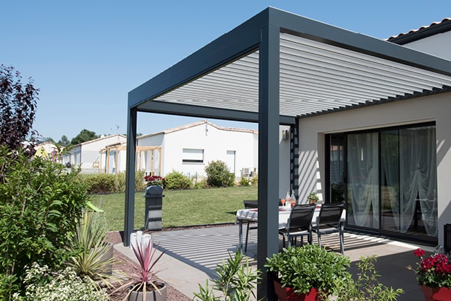 Quelle est la différence entre une tonnelle et une pergola ?