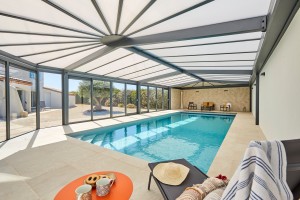 La véranda de piscine Sérénity
une vraie piscine d’intérieure