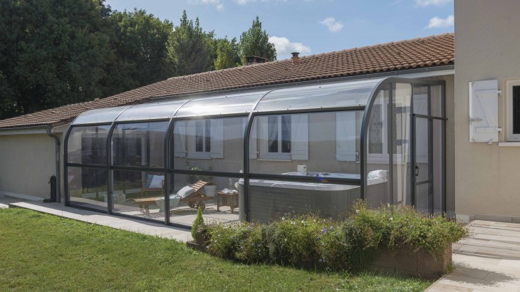 Abri de terrasse Panoramik à panneaux relevables