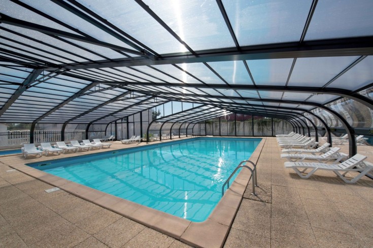 Un abri de piscine permet d’augmenter le taux de remplissage d’une structure
