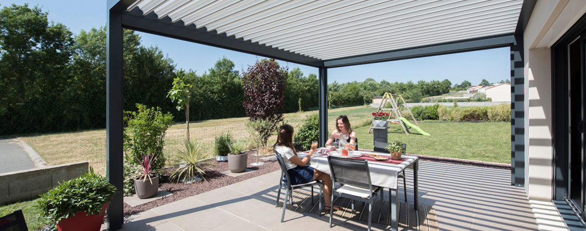 Pourquoi opter pour une pergola moderne ?
