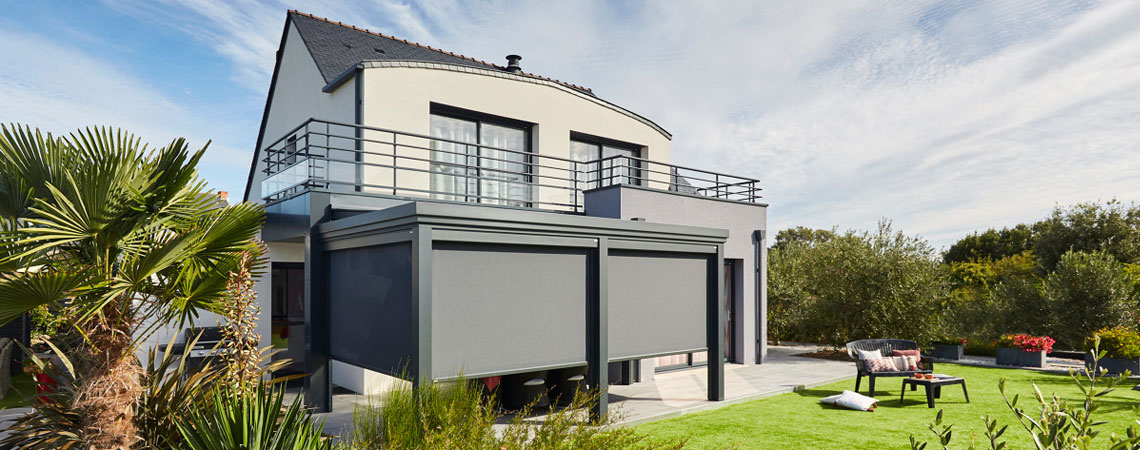 Opter pour une pergola fermée sur les côtés