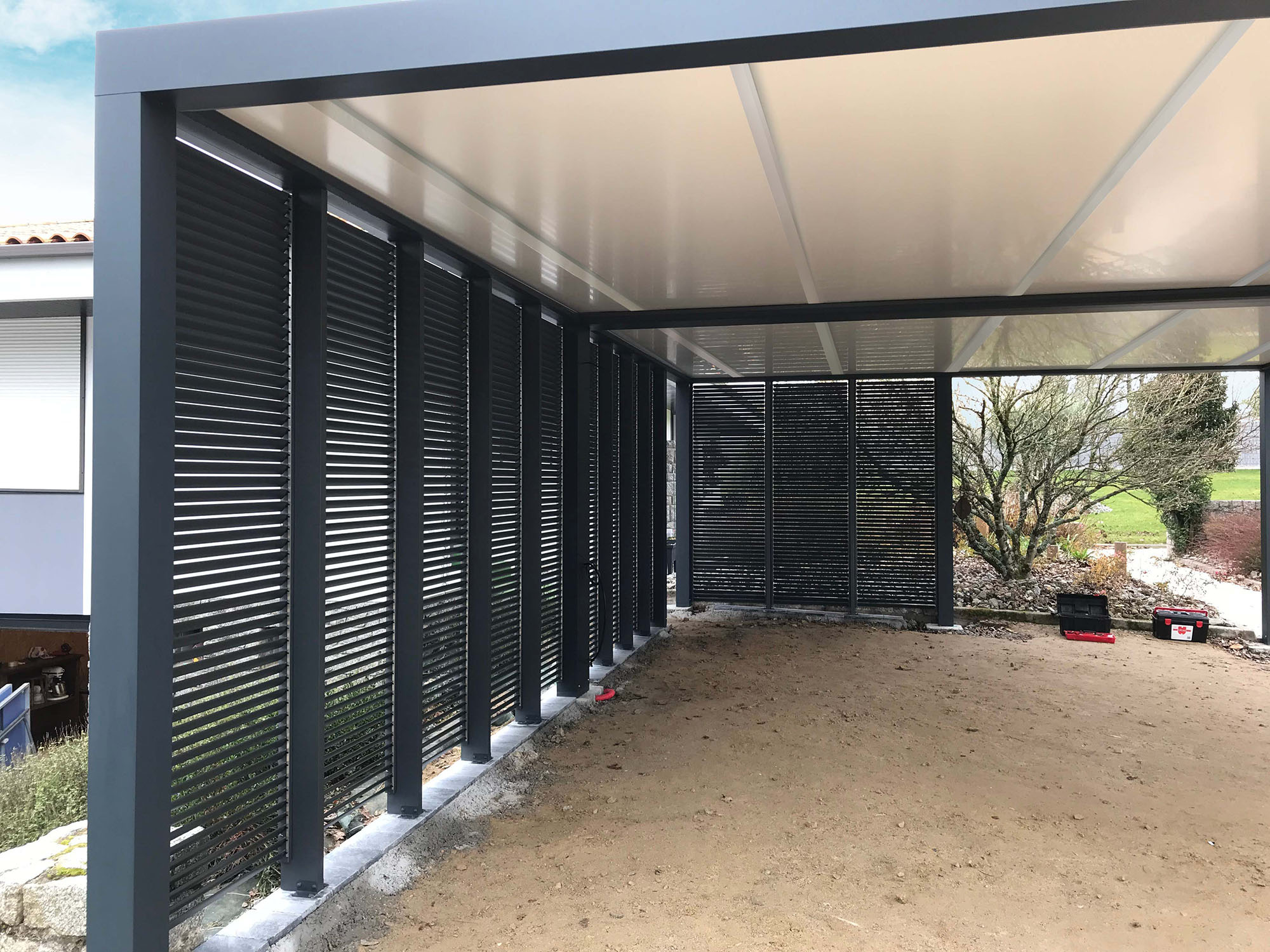 Nos solutions pour fermer les côtés du carport