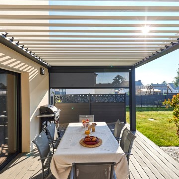 Pergola ou store banne : que choisir?