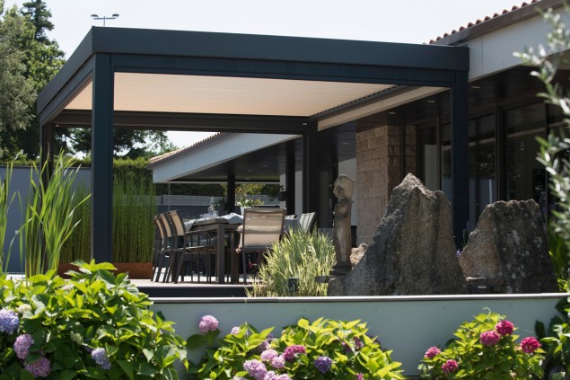 Pergola ou store banne : Quelles différences ? - Gustave Rideau