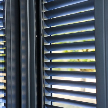 Le brise-soleil en aluminium : une protection idéale pour la véranda