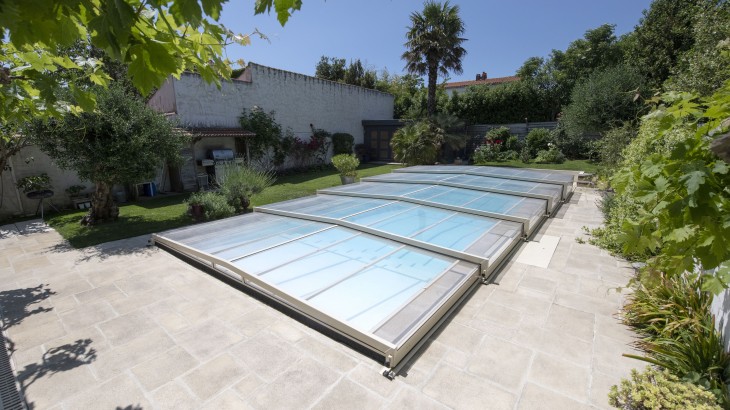 ABRI DE PISCINE TRIPTIK semi-plat 