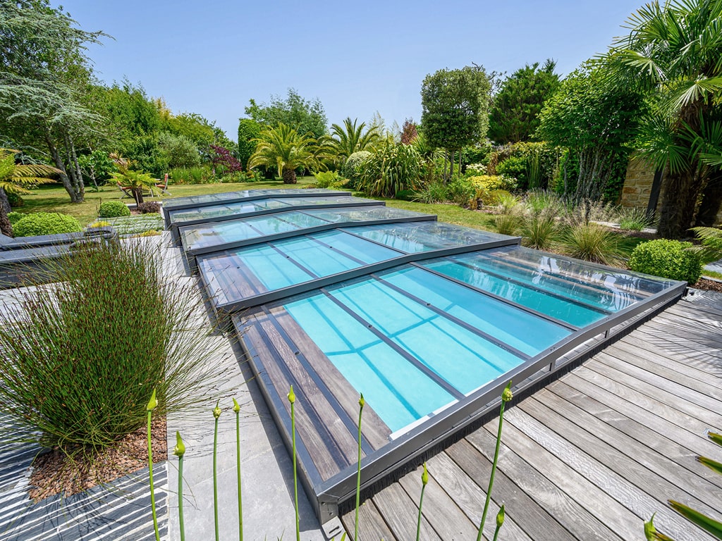 Abri de piscine Semi-plat
