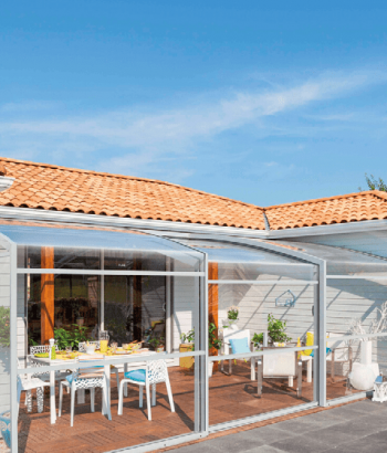 PERGOLA ÉVOLUTION SUR MESURE AVEC LE POLYCARBONATE COMPACT