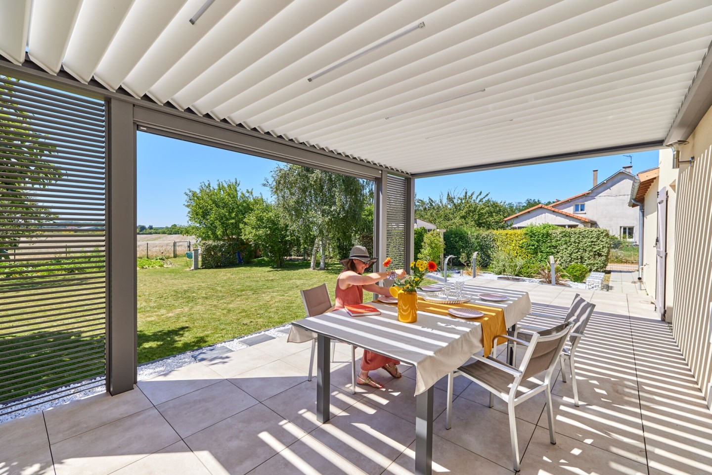 La pergola Bioclimatik de Frédéric & Catherine