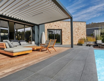 Ombrager une terrasse : 8 solutions efficaces pour profiter de votre extérieur en toute saison