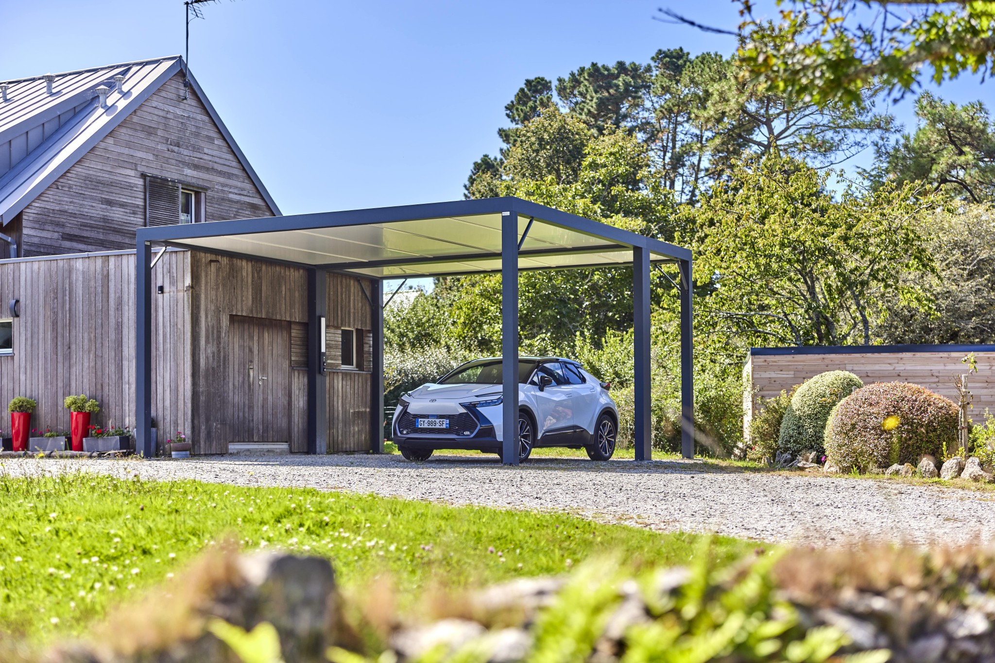 Comment couvrir le toit de son carport ? Tous nos conseils
