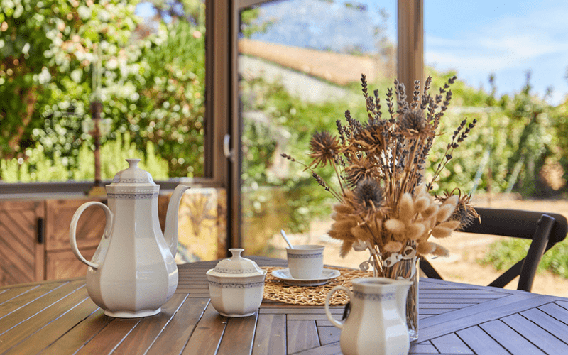 Conseils pour réaliser une véranda au style cocooning chez vous
