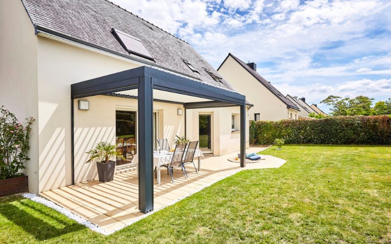 Entre pergola et tonnelle, quelles sont les différences ?