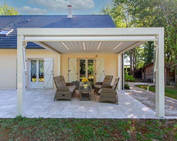 Pergola Bioclimatik à lames orientables