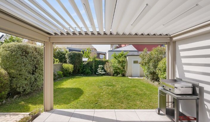 Pergola Bioclimatik à lames orientables