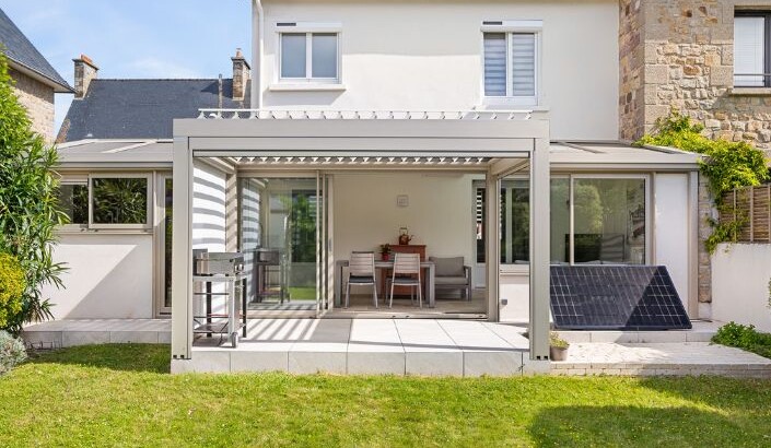 Pergola Bioclimatik à lames orientables