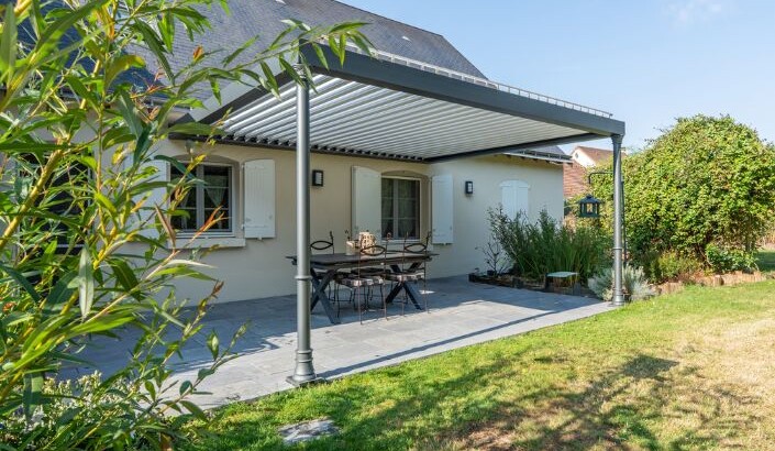 Pergola Bioclimatik à lames orientables