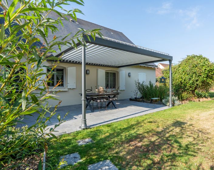 Pergola Bioclimatik à lames orientables