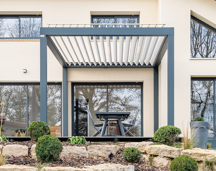Pergola Bioclimatik à lames orientables