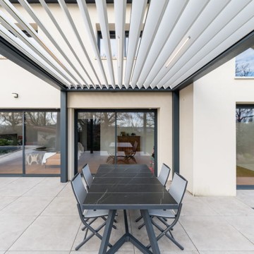 Pergola Bioclimatik à lames orientables
